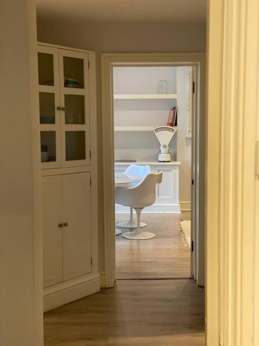 Beautiful 2 Bed/ 2 Bath Notting Hill Garden Flat Apartment ลอนดอน ภายนอก รูปภาพ